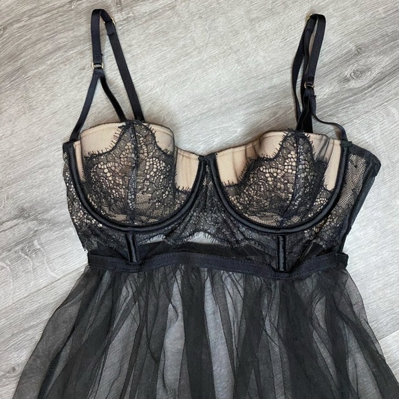 Victoria's Secret Baby Doll Lingerie - Picture 5 of 8